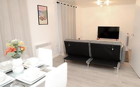 Stylish Flat By Sn Homes - Zone 4 Abbey Wood London